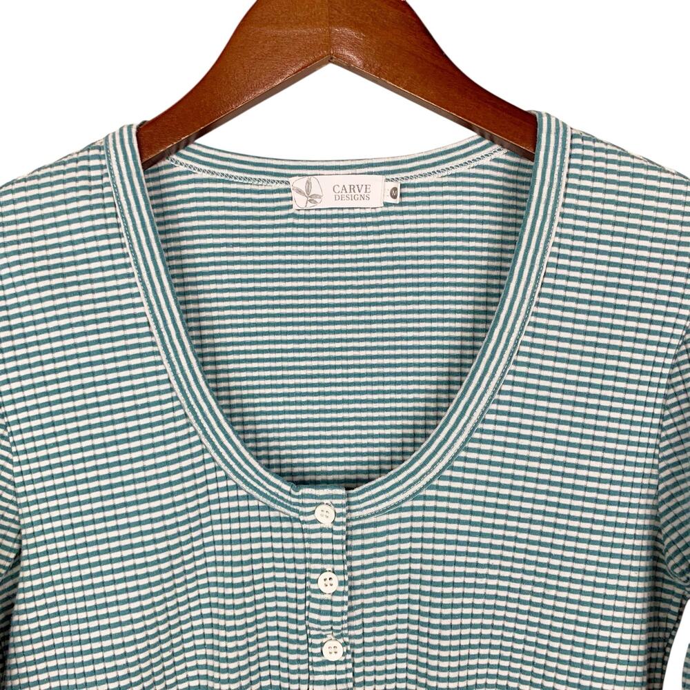 Carve Designs Long Sleeve Top Green White Stripe Ribbed Knit Women's M - Flaw - Picture 2 of 7